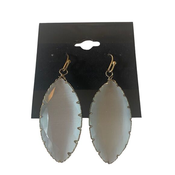 Vintage Gray Stone Long Drop Faceted Earrings. - Picture 5 of 6